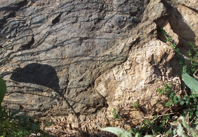 Contact granite-cornenne